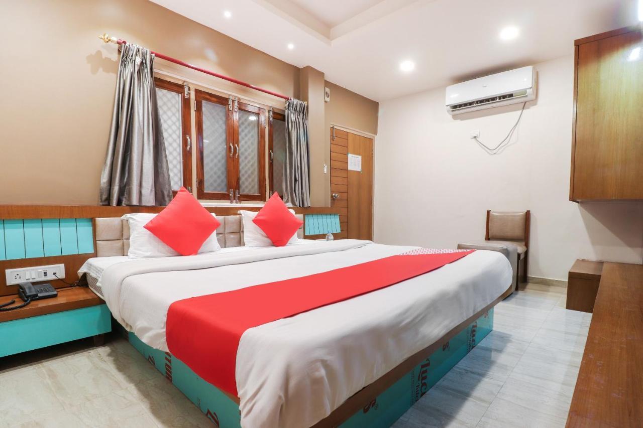 Oyo 26781 Hotel Raghupati Ayodhya Exterior photo